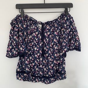 American eagle floral off the shoulder shirt